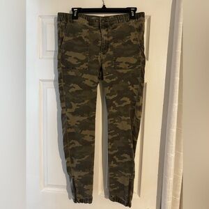 American Eagle Outfitters Women’s Camo  cuffed bottom skinny jeans- Olive Camo